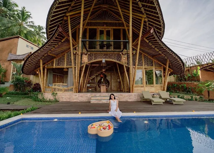 Villa Cr Tris Casa De Bambu - Bamboo House Bali