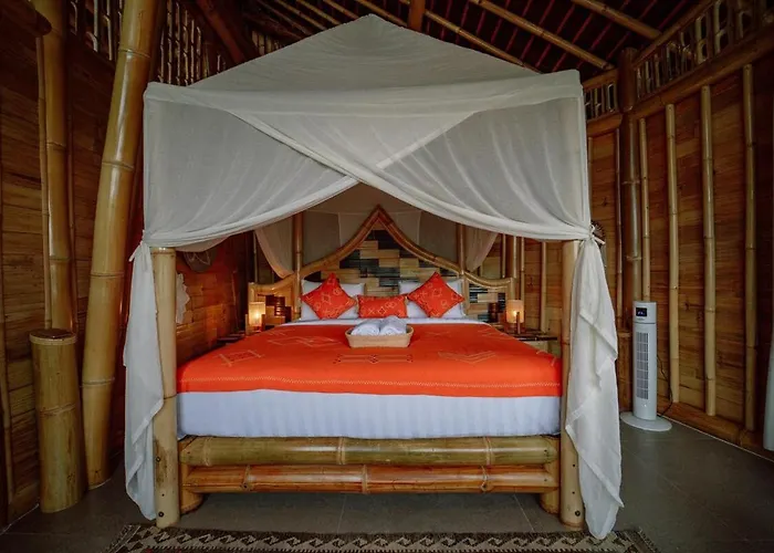 Cr Tris Casa De Bambu - Bamboo House Bali Villa *