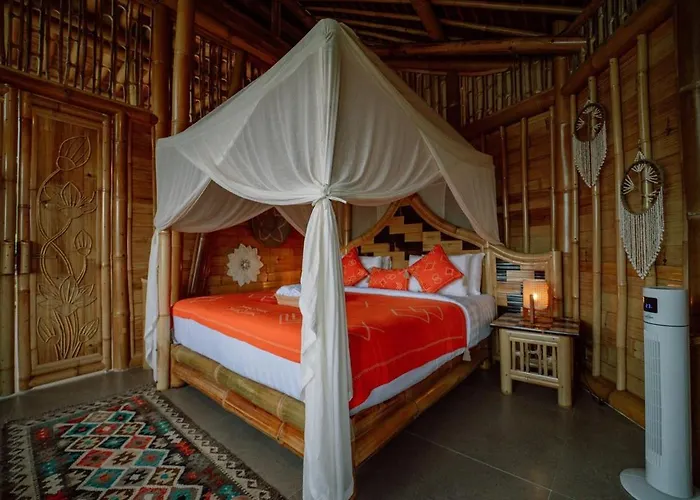 Cr Tris Casa De Bambu - Bamboo House Bali Villa Selat