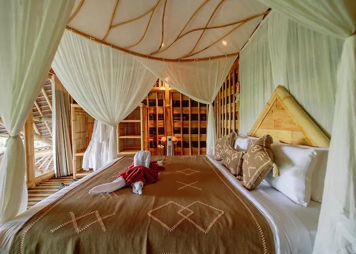 Villa Cr Tris Casa De Bambu - Bamboo House Bali Selat