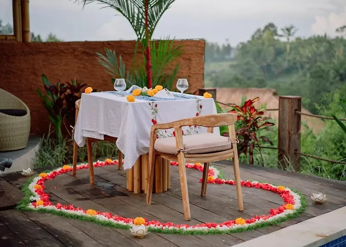 Cr Tris Casa De Bambu - Bamboo House Bali Selat