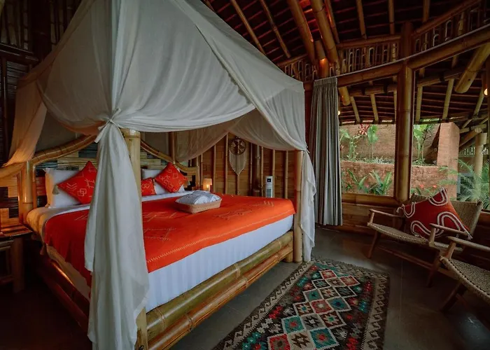 Cr Tris Casa De Bambu - Bamboo House Bali Villa Selat