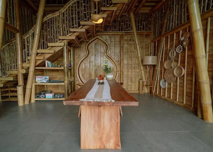 Cr Tris Casa De Bambu - Bamboo House Bali Villa