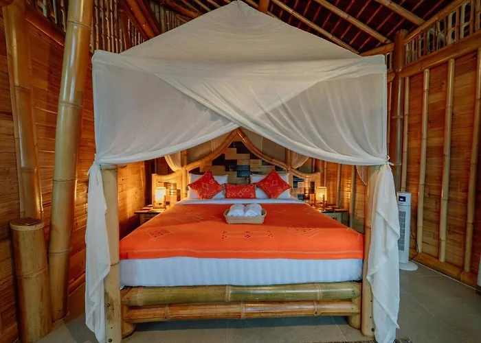 Cr Tris Casa De Bambu - Bamboo House Bali Villa Selat