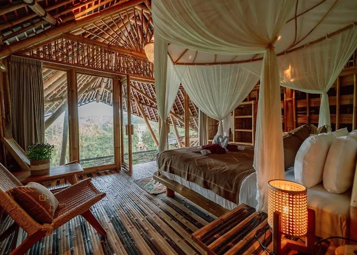 Cr Tris Casa De Bambu - Bamboo House Bali Villa *